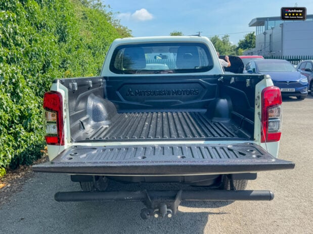 Mitsubishi L200 Crew Cab [SOLD MM] 4X4 Di-D 4Life Air Con Alloys Tow Bar EURO 6 NO VAT 8