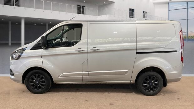 Ford Transit Custom SWB L1H1 280 Limited Air Con Alloys Sensors EURO 6 NO VAT 7