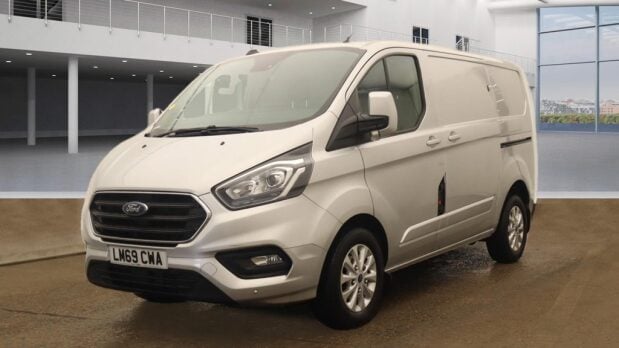 Ford Transit Custom SWB L1H1 Low Roof 280 Limited Air Con Alloys Sensors EURO 6 NO VAT 1