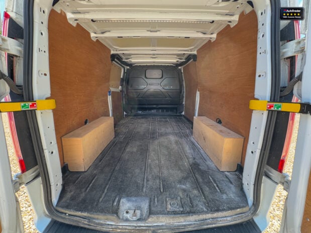 Ford Transit Custom LWB L2H1 Low Roof 300 Limited Air Con Cruise Carplay Sensors EURO 6 9