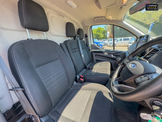 Ford Transit Custom LWB L2H1 Low Roof 300 Limited Air Con Cruise Carplay Sensors EURO 6 14