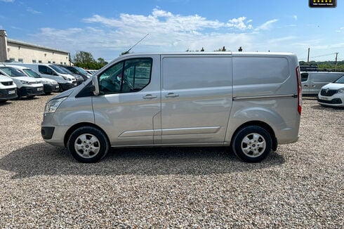 Ford Transit Custom SWB L1H1 Low Roof 270 Limited Air Con Alloys Sensors EURO 6 NO VAT