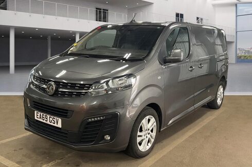Vauxhall Vivaro AUTO SWB L1H1 3100 Elite Air Con Alloys Sensors EURO 6 NO VAT