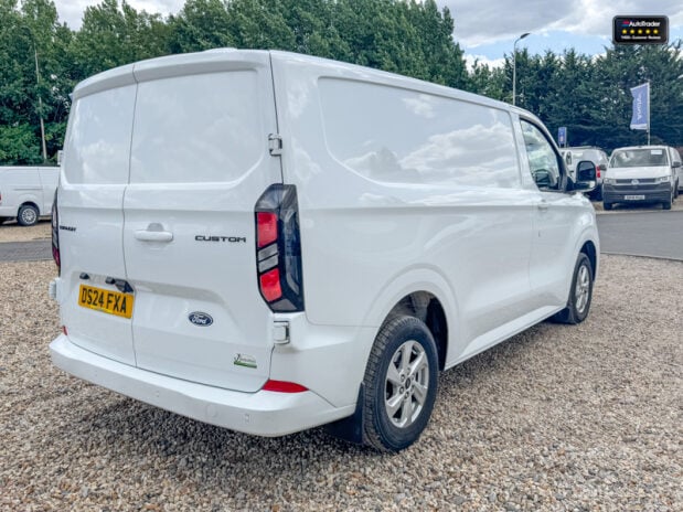 Ford Transit Custom SWB L1H1 Low Roof 280 Limited Air Con Carplay Cruise Sensors SELECT 7
