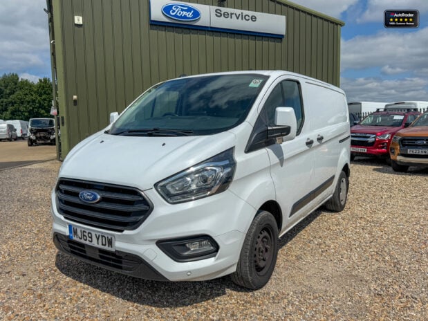 Ford Transit Custom SWB L1H1 [SOLD KH] Low Roof 300 Trend Parking Sensors EURO 6 2