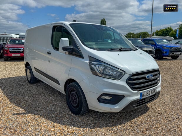 Ford Transit Custom SWB L1H1 [SOLD KH] Low Roof 300 Trend Parking Sensors EURO 6 4