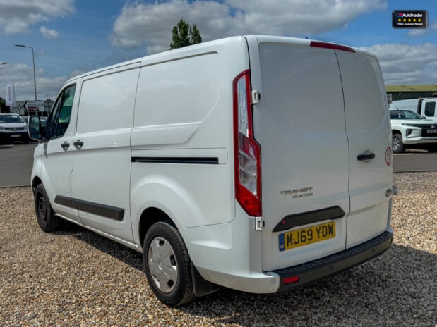 Ford Transit Custom SWB L1H1 [SOLD KH] Low Roof 300 Trend Parking Sensors EURO 6 11