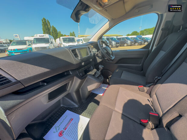 Peugeot Expert MWB L2H1 Bluehdi Professional Premium Plus Air Con Sensors EURO 6 12