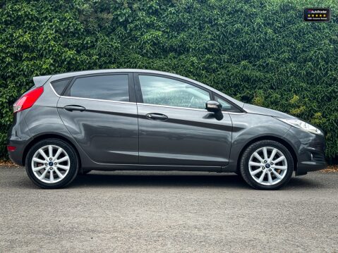 Ford Fiesta 1.6 Titanium Hatchback 5dr Petrol Powershift Euro 4