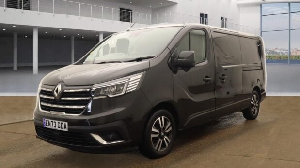 Renault Trafic AUTO LWB L2H1 Ll30 Sport Plus Air Con Cam Nav Sensors EURO 6 1