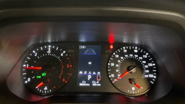 Renault Trafic AUTO LWB L2H1 Ll30 Sport Plus Air Con Cam Nav Sensors EURO 6 8