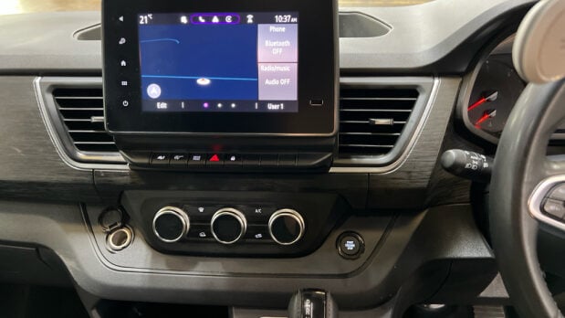 Renault Trafic AUTO LWB L2H1 Ll30 Sport Plus Air Con Cam Nav Sensors EURO 6 9