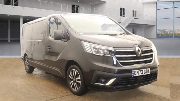 Renault Trafic AUTO LWB L2H1 Ll30 Sport Plus Air Con Cam Nav Sensors EURO 6 2