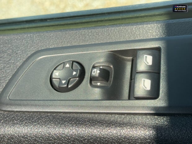 Vauxhall Vivaro AUTO Crew Cab LWB L2H1 Elite Air Con Cam Nav Sensors EURO 6 NO VAT 30