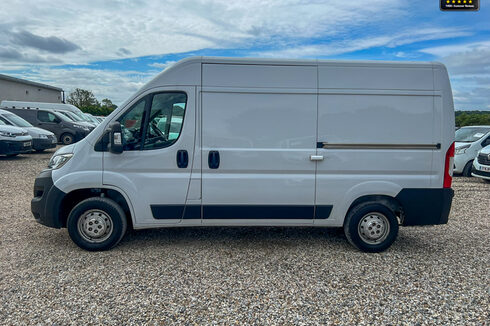 Citroen Relay MWB L2H2 Medium Roof 35 Enterprise Bluehdi EURO 6 NO VAT