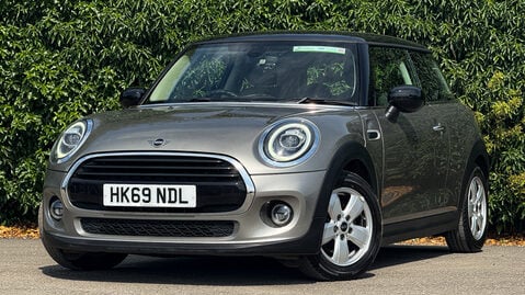 Mini Hatch Sold Cooper Classic Hatchback 1.5 3dr Petrol Steptronic Euro 6 (s/s) (136 p 