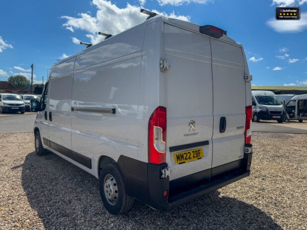 Peugeot Boxer LWB L3H2 [SOLD CR] Medium Roof Bluehdi 335 Professional Air Con EURO 6 10