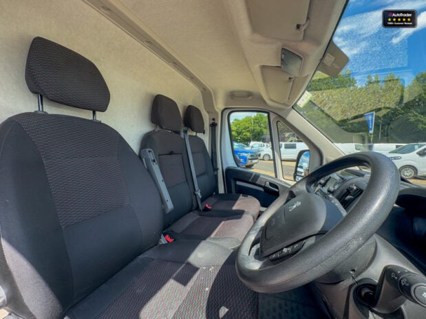 Peugeot Boxer LWB L3H2 [SOLD CR] Medium Roof Bluehdi 335 Professional Air Con EURO 6 14