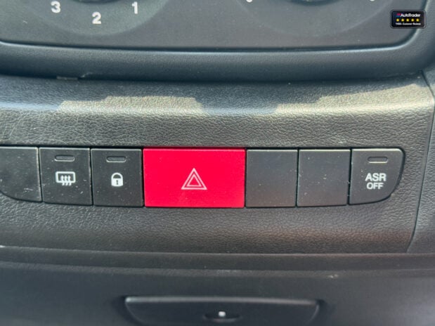 Peugeot Boxer LWB L3H2 [SOLD CR] Medium Roof Bluehdi 335 Professional Air Con EURO 6 32