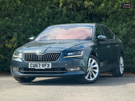 Skoda Superb 2.0 TSI Laurin & Klement Hatchback 5dr Petrol DSG 4WD Euro 6 (s/s) (280 ps)