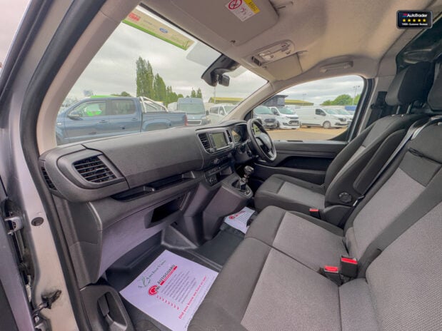 Vauxhall Vivaro LWB L2H1 (SOLD CR) Low Roof F3100 Pro Air Con Nav Sensors EURO 6 12