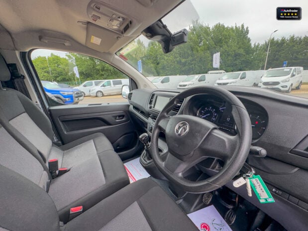 Vauxhall Vivaro LWB L2H1 (SOLD CR) Low Roof F3100 Pro Air Con Nav Sensors EURO 6 15