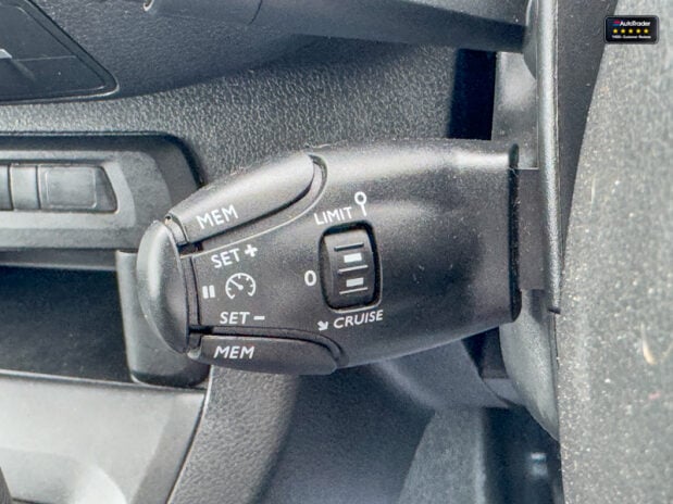Vauxhall Vivaro LWB L2H1 (SOLD CR) Low Roof F3100 Pro Air Con Nav Sensors EURO 6 19