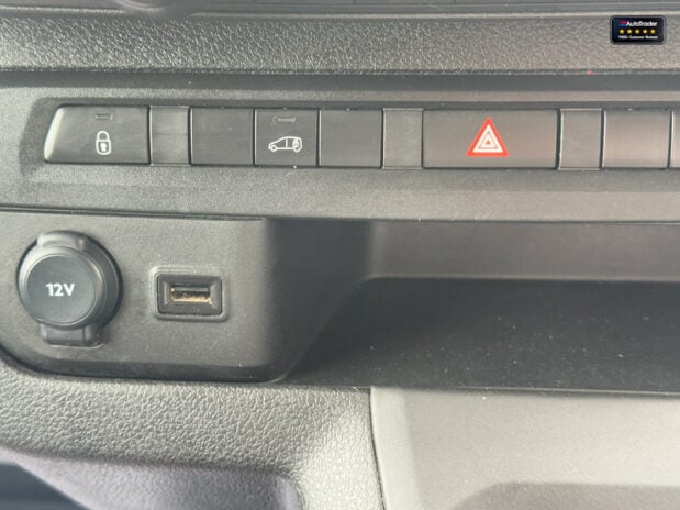 Vauxhall Vivaro LWB L2H1 (SOLD CR) Low Roof F3100 Pro Air Con Nav Sensors EURO 6 35