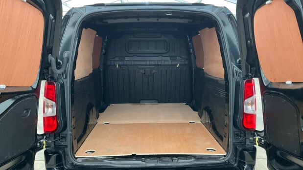 Vauxhall Combo LWB L2H1 Low Roof 2300 Pro Air Con Cam Nav Sensors EURO 6 7