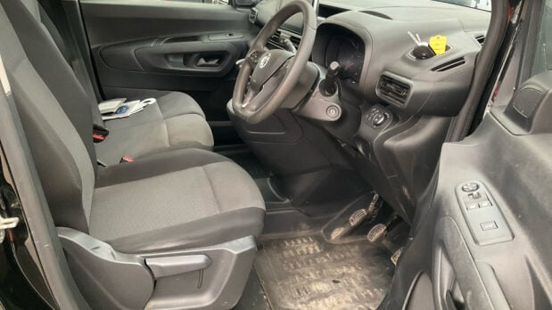 Vauxhall Combo LWB L2H1 Low Roof 2300 Pro Air Con Cam Nav Sensors EURO 6 9
