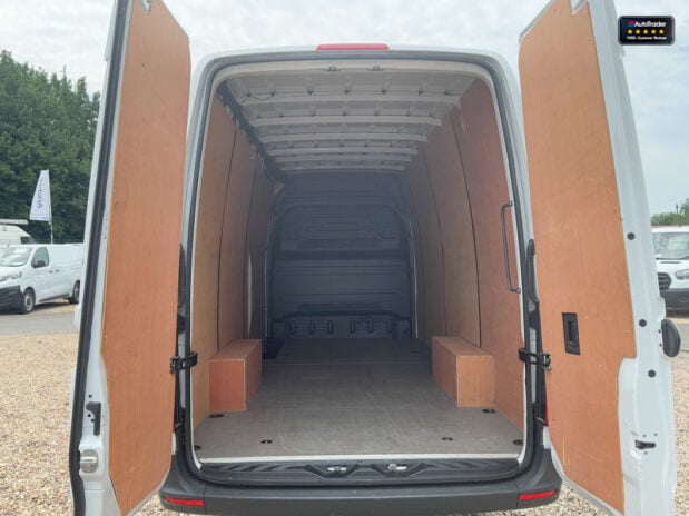 Mercedes-Benz Sprinter LWB L3H2 Medium Roof 315 Cdi Progressive EURO 6 8