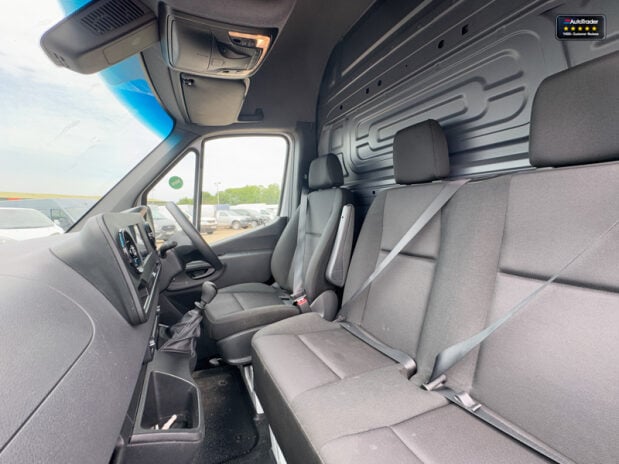 Mercedes-Benz Sprinter LWB L3H2 Medium Roof 315 Cdi Progressive EURO 6 13