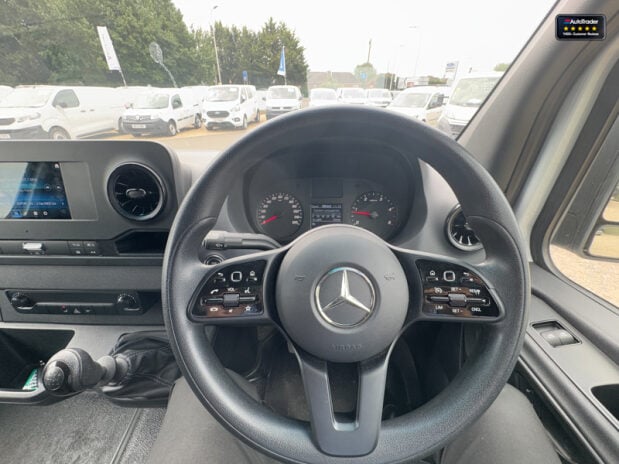 Mercedes-Benz Sprinter LWB L3H2 Medium Roof 315 Cdi Progressive EURO 6 16