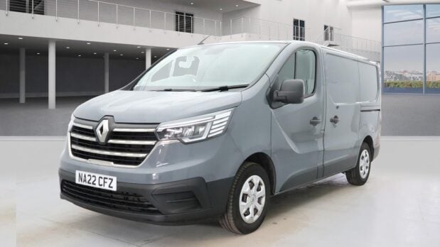 Renault Trafic SWB L1H1 Low Roof l28 Business Plus Air Con Sensors EURO 6 1