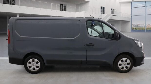 Renault Trafic SWB L1H1 Low Roof l28 Business Plus Air Con Sensors EURO 6 5