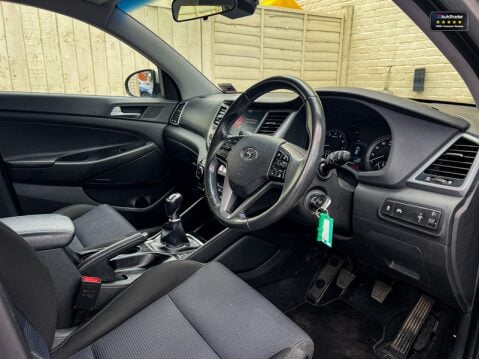 Hyundai TUCSON 1.6 GDi Blue Drive SE Nav SUV 5dr Petrol Manual Euro 6 (s/s) (132 ps) 17