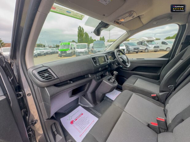 Vauxhall Vivaro LWB L2H1 [SOLD MT] Low Roof F3100 Pro Air Con Nav Sensors EURO 6 12