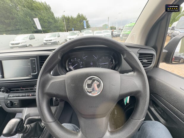 Vauxhall Vivaro LWB L2H1 [SOLD MT] Low Roof F3100 Pro Air Con Nav Sensors EURO 6 16