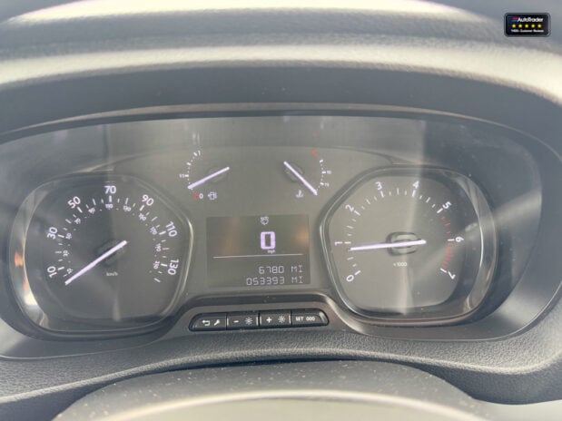 Vauxhall Vivaro LWB L2H1 [SOLD MT] Low Roof F3100 Pro Air Con Nav Sensors EURO 6 17