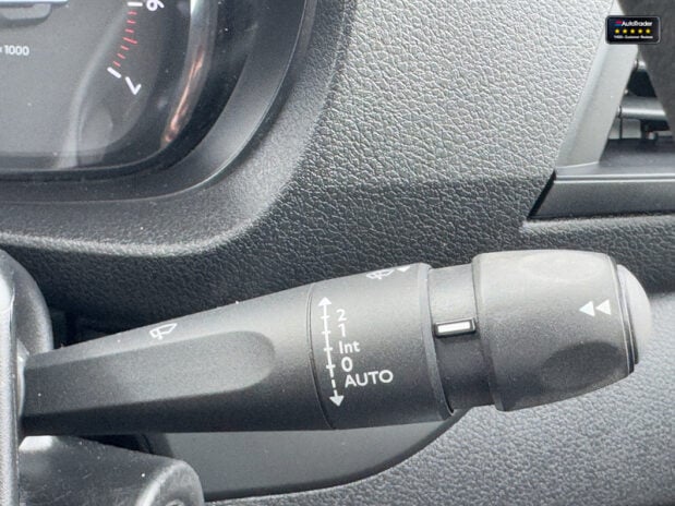 Vauxhall Vivaro LWB L2H1 [SOLD MT] Low Roof F3100 Pro Air Con Nav Sensors EURO 6 19