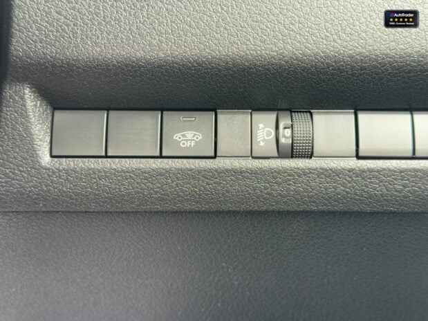 Vauxhall Vivaro LWB L2H1 [SOLD MT] Low Roof F3100 Pro Air Con Nav Sensors EURO 6 22
