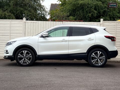 Nissan Qashqai Sold 1.3 DIG-T N-Connecta SUV 5dr Petrol Manual Euro 6 (s/s) (140 ps) 6