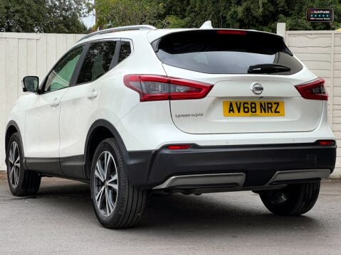 Nissan Qashqai Sold 1.3 DIG-T N-Connecta SUV 5dr Petrol Manual Euro 6 (s/s) (140 ps) 7