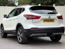 Nissan Qashqai Sold 1.3 DIG-T N-Connecta SUV 5dr Petrol Manual Euro 6 (s/s) (140 ps) 7