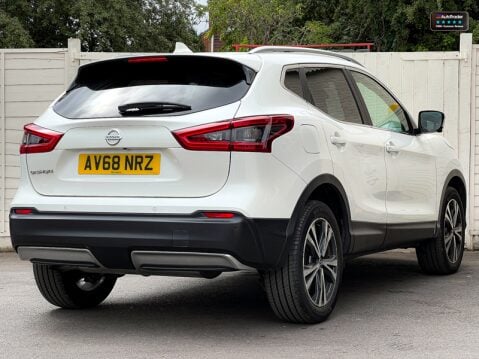 Nissan Qashqai Sold 1.3 DIG-T N-Connecta SUV 5dr Petrol Manual Euro 6 (s/s) (140 ps) 4