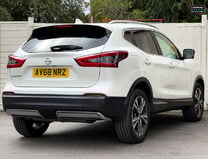 Nissan Qashqai Sold 1.3 DIG-T N-Connecta SUV 5dr Petrol Manual Euro 6 (s/s) (140 ps) 4