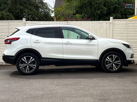 Nissan Qashqai Sold 1.3 DIG-T N-Connecta SUV 5dr Petrol Manual Euro 6 (s/s) (140 ps) 5