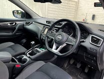 Nissan Qashqai Sold 1.3 DIG-T N-Connecta SUV 5dr Petrol Manual Euro 6 (s/s) (140 ps) 19