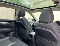 Nissan Qashqai Sold 1.3 DIG-T N-Connecta SUV 5dr Petrol Manual Euro 6 (s/s) (140 ps) 9