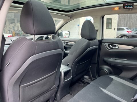 Nissan Qashqai Sold 1.3 DIG-T N-Connecta SUV 5dr Petrol Manual Euro 6 (s/s) (140 ps) 14